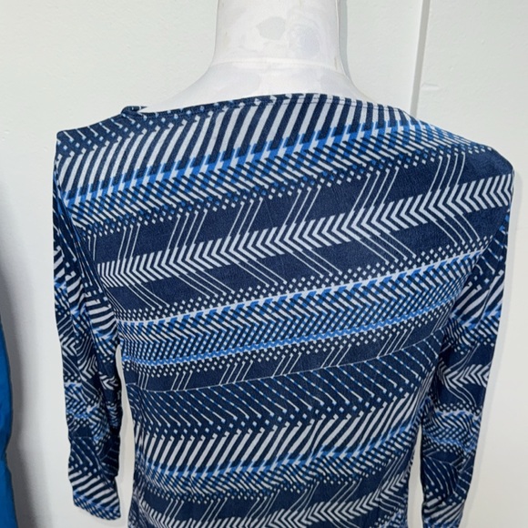 Travelers by Chico’s Blue Asymmetrical Sky Weaves Elbow Sleeve Top - Picture 6 of 9